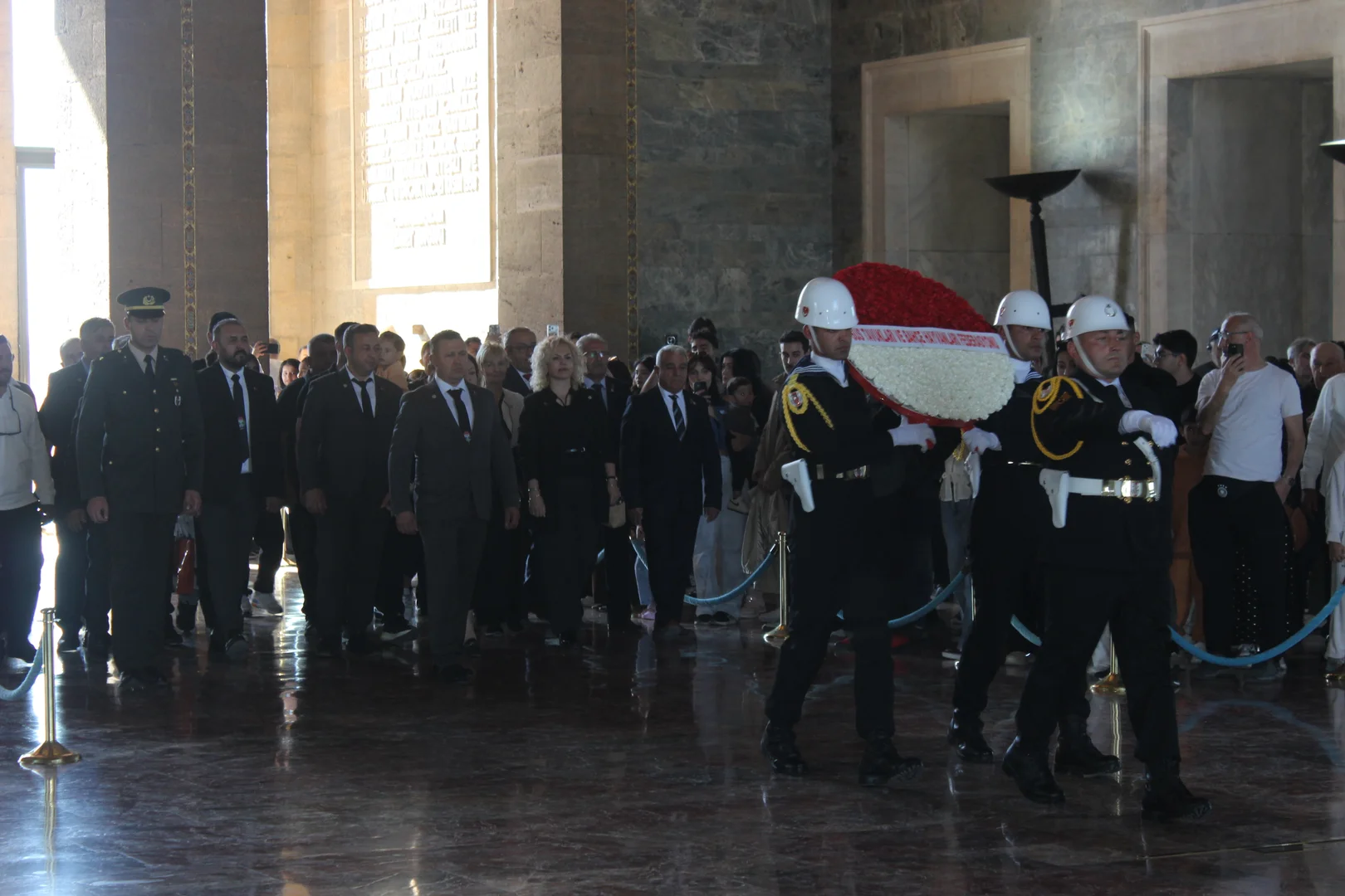 Yüce Atamızın Huzurunda